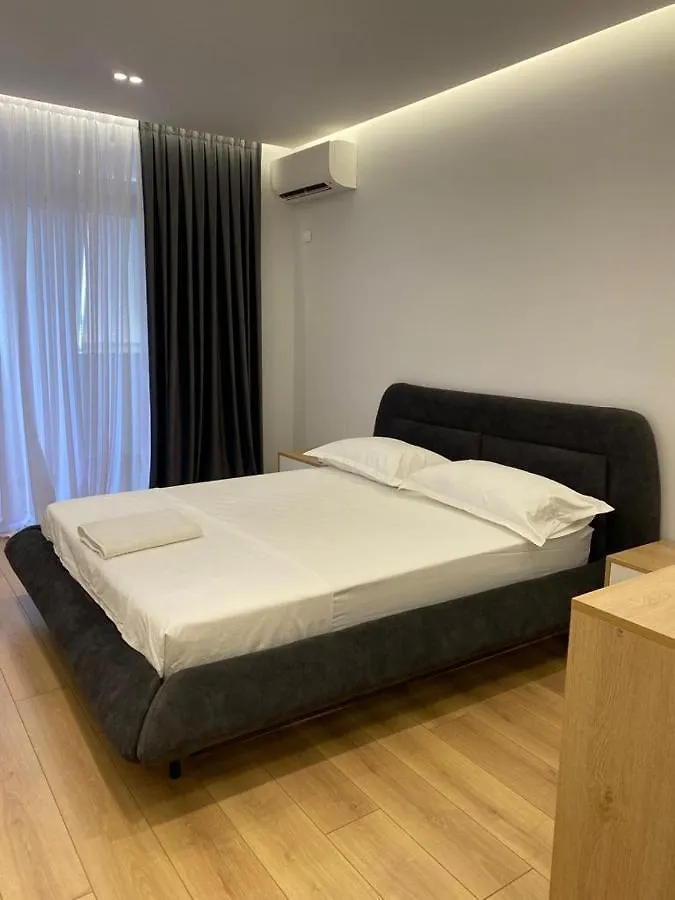 شقة 8Th Floor Luxury Apartament تيرانا